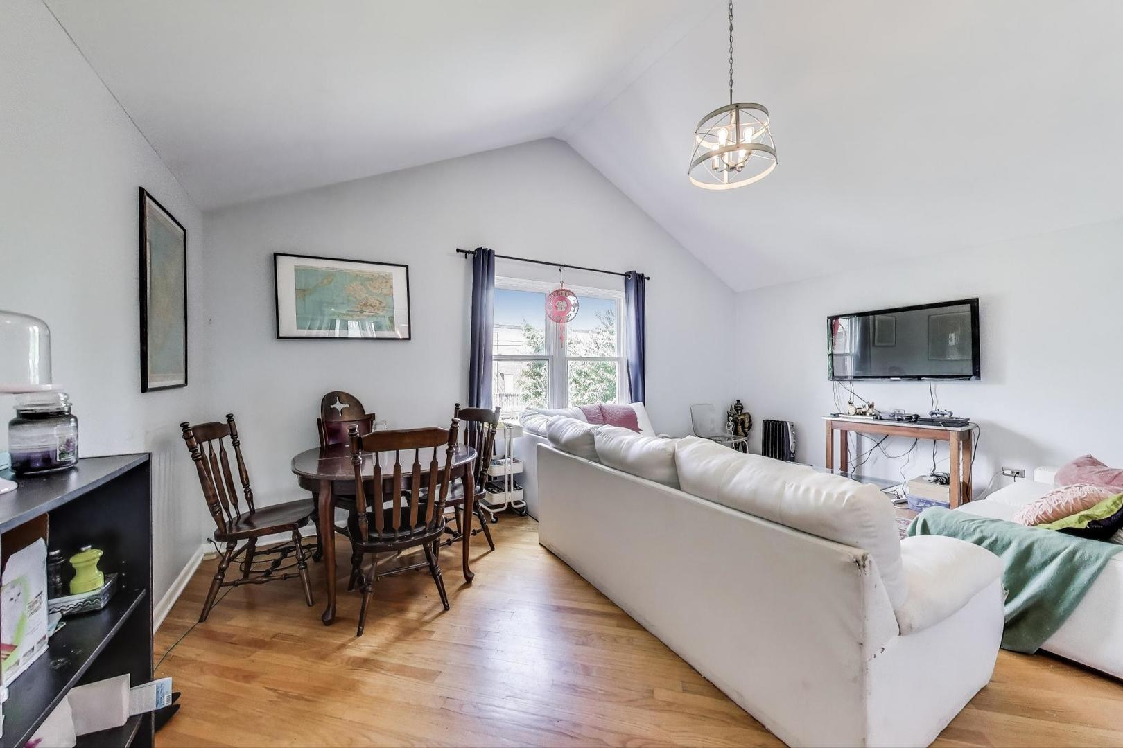 2058 W Washington Boulevard, Chicago, IL 60612