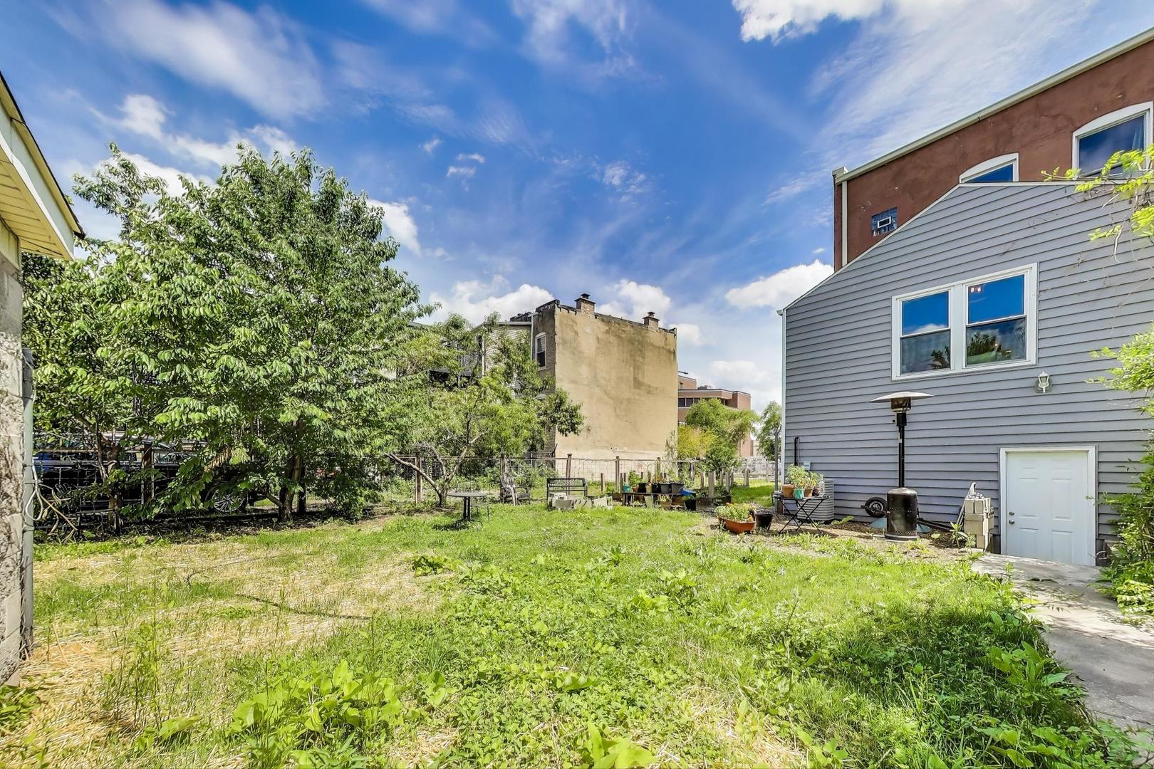 2058 W Washington Boulevard, Chicago, IL 60612