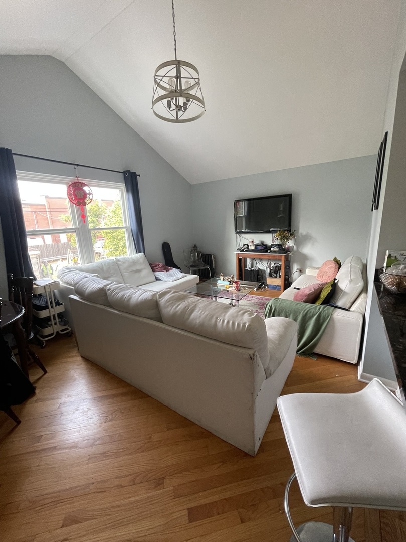 2058 W Washington Boulevard, Chicago, IL 60612