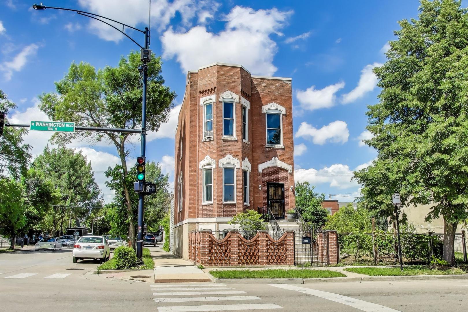 2058 W Washington Boulevard, Chicago, IL 60612