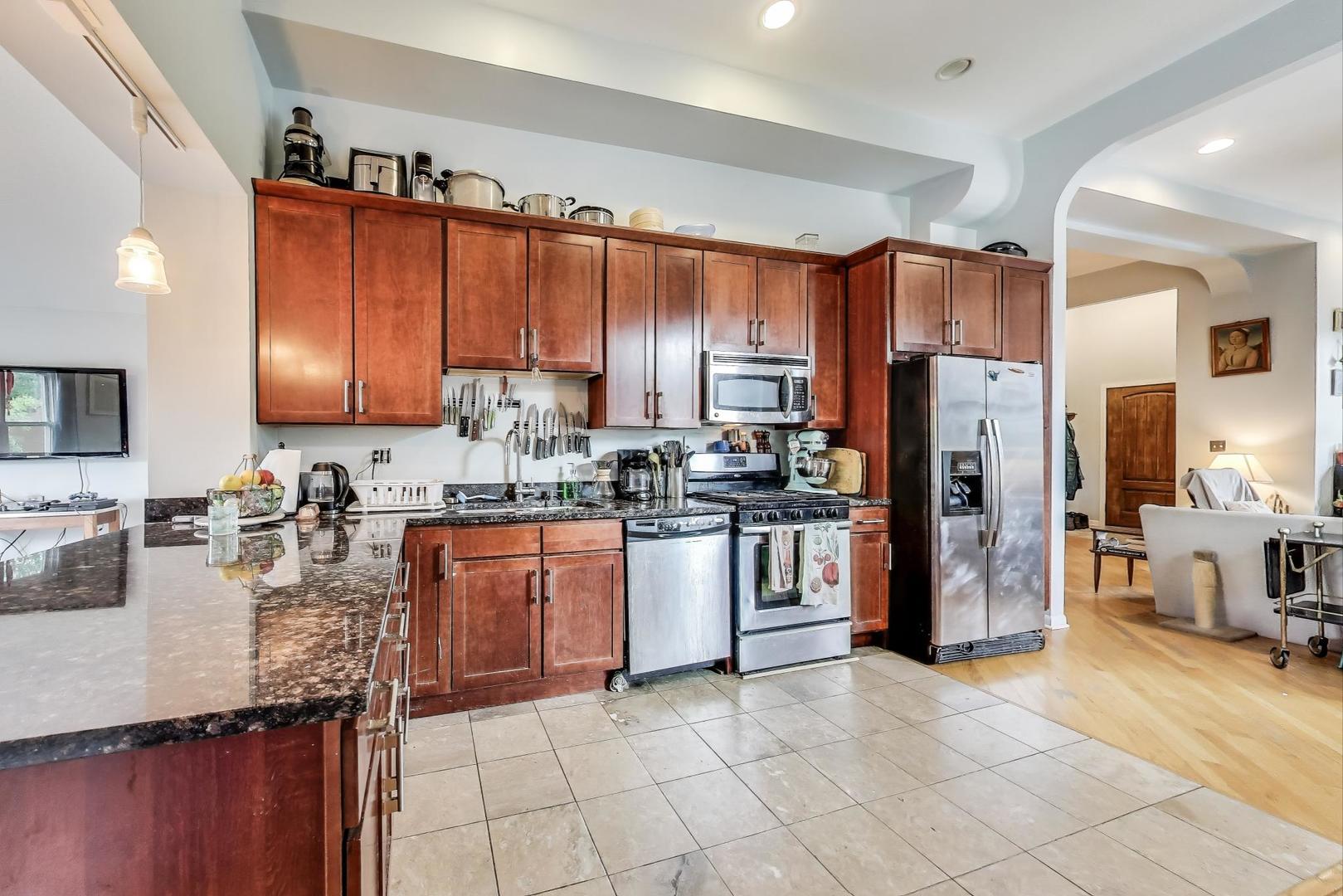 2058 W Washington Boulevard, Chicago, IL 60612