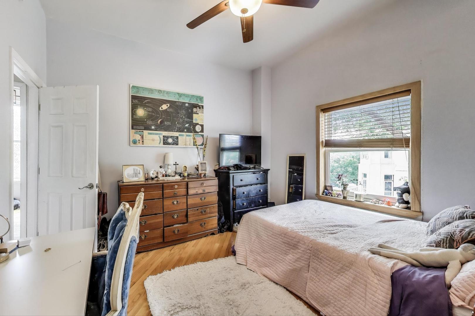 2058 W Washington Boulevard, Chicago, IL 60612