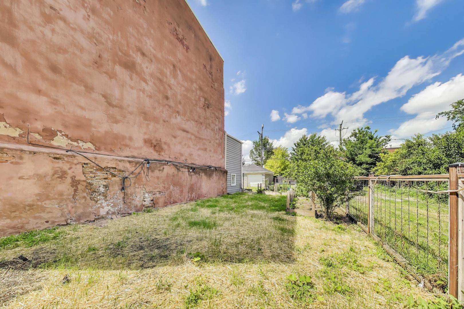 2058 W Washington Boulevard, Chicago, IL 60612