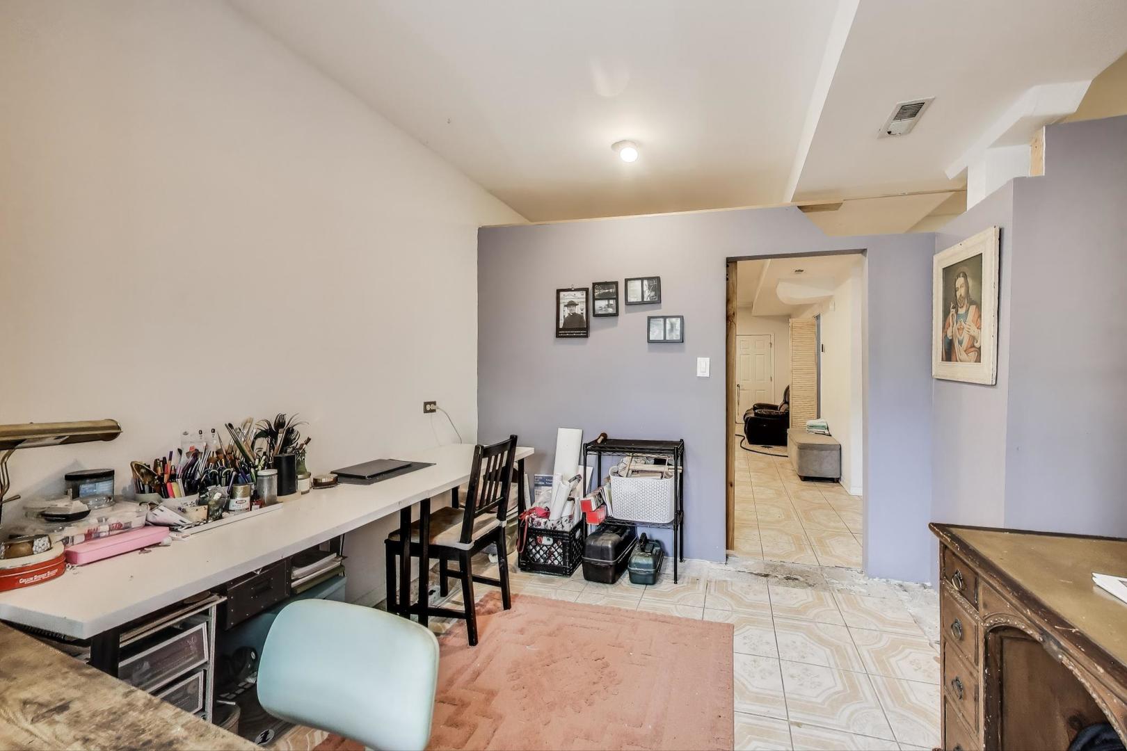 2058 W Washington Boulevard, Chicago, IL 60612