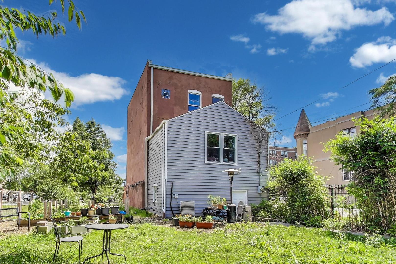 2058 W Washington Boulevard, Chicago, IL 60612