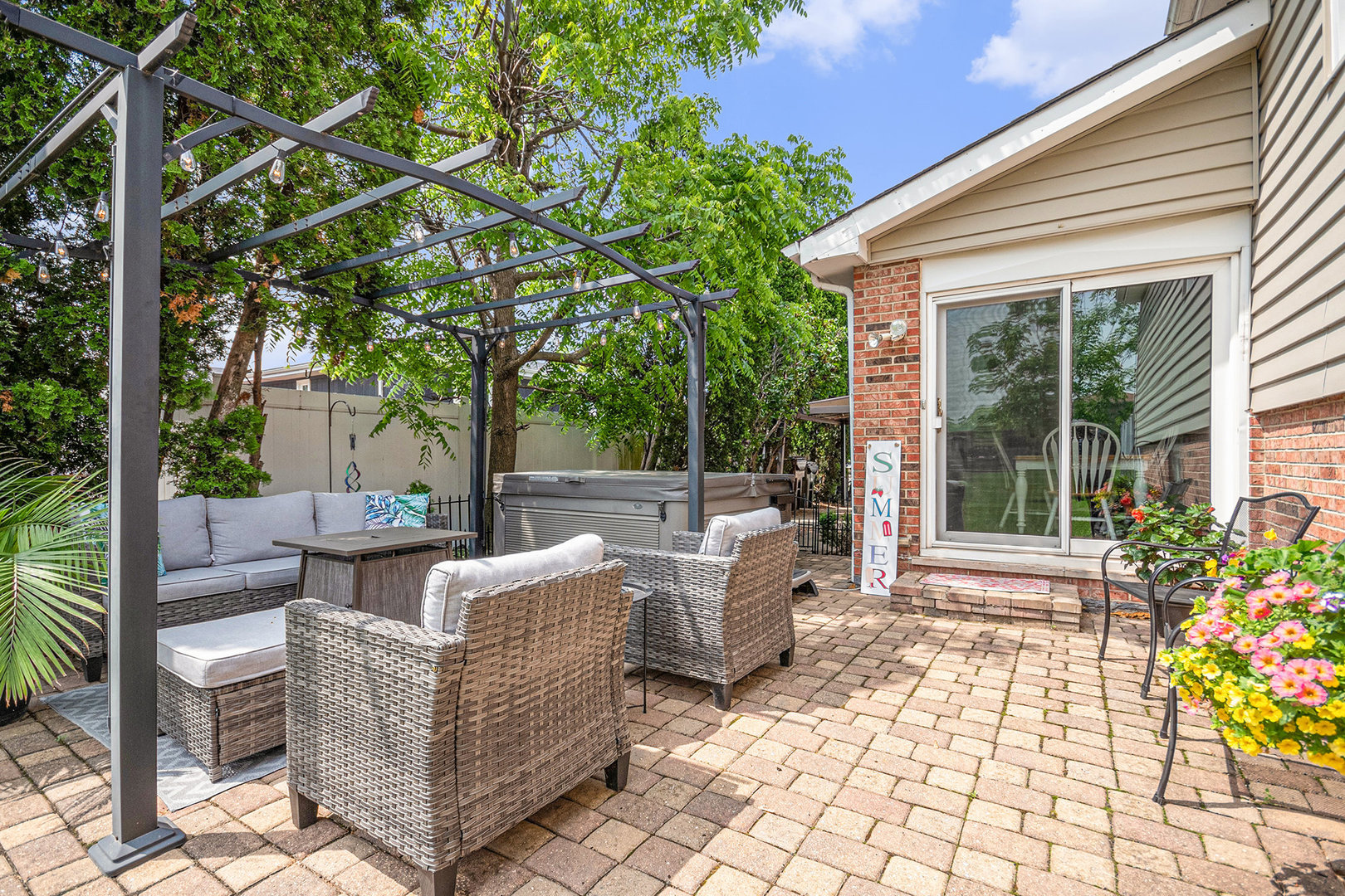 6621 W Victoria Drive, Oak Forest, IL 60452