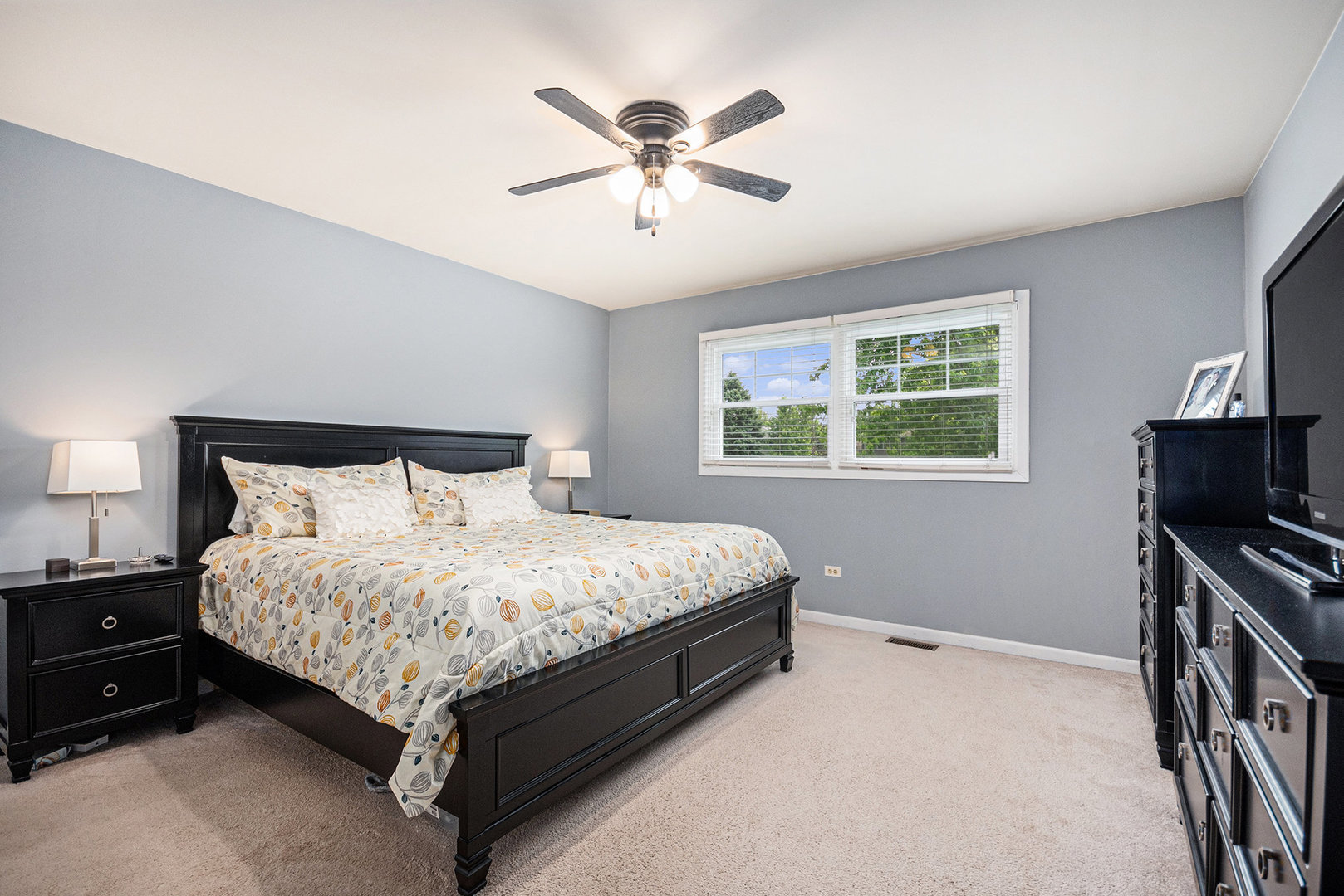 6621 W Victoria Drive, Oak Forest, IL 60452