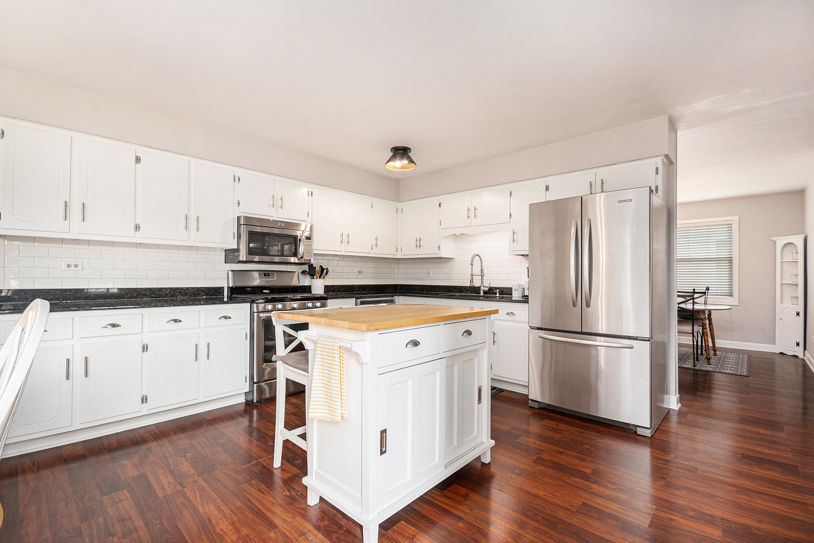 6621 W Victoria Drive, Oak Forest, IL 60452