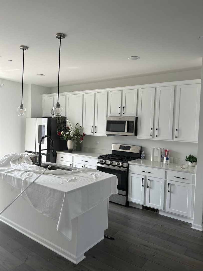 1501 Denny Way #1501, Des Plaines, IL 60018