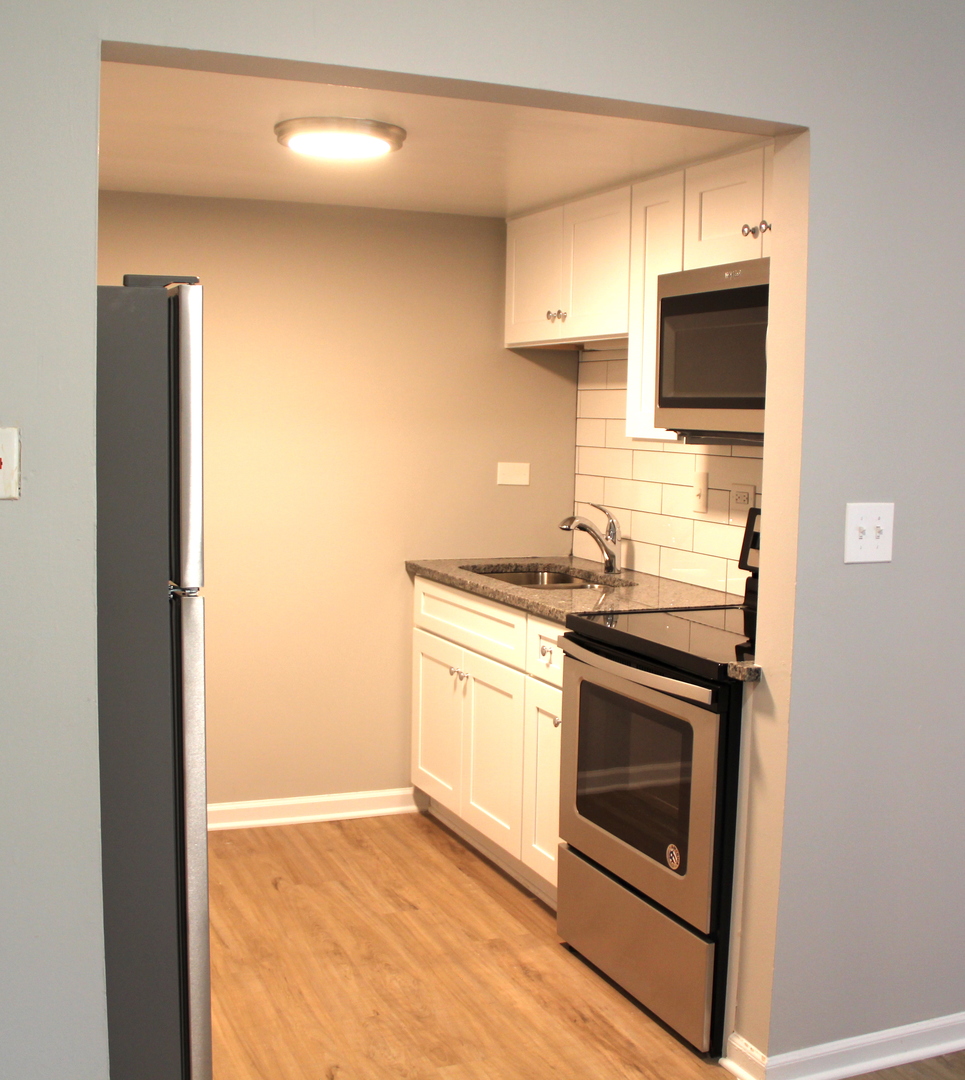 329 W Kimbell Avenue #04, Elmhurst, IL 60126