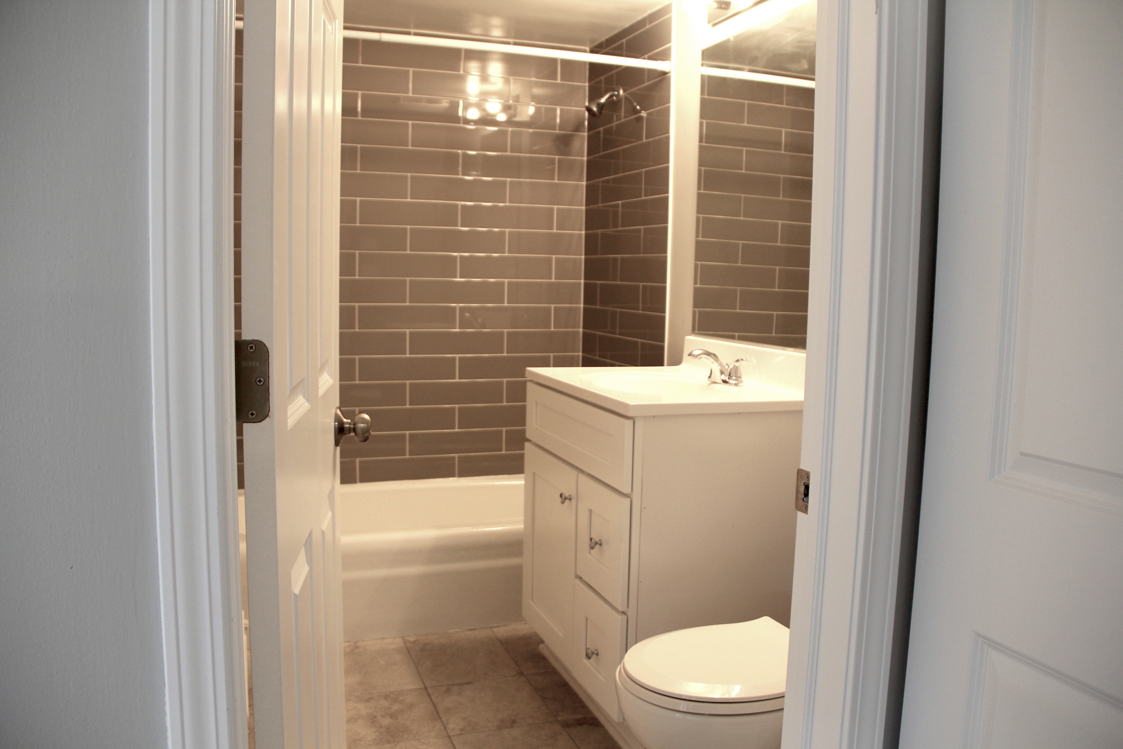 329 W Kimbell Avenue #04, Elmhurst, IL 60126
