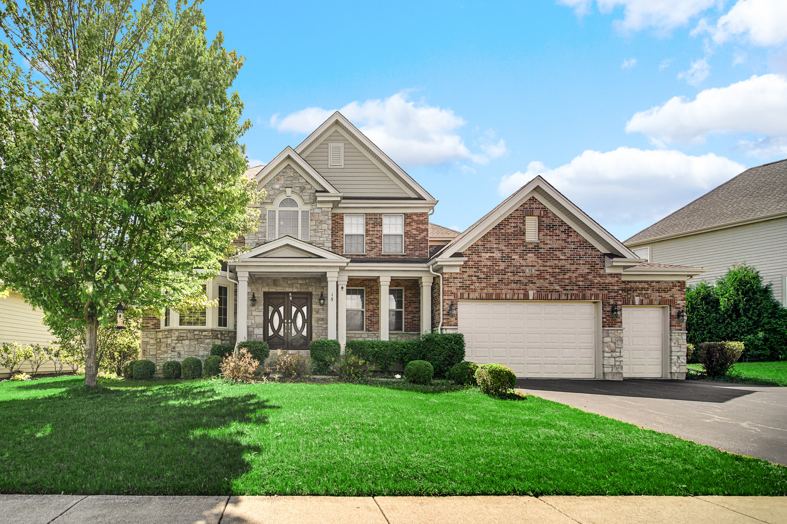 15 N Empress Drive, Hawthorn Woods, IL 60047