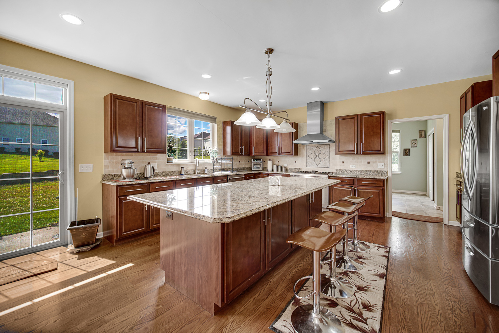 15 N Empress Drive, Hawthorn Woods, IL 60047
