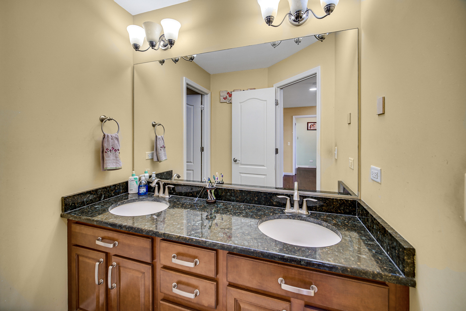 15 N Empress Drive, Hawthorn Woods, IL 60047