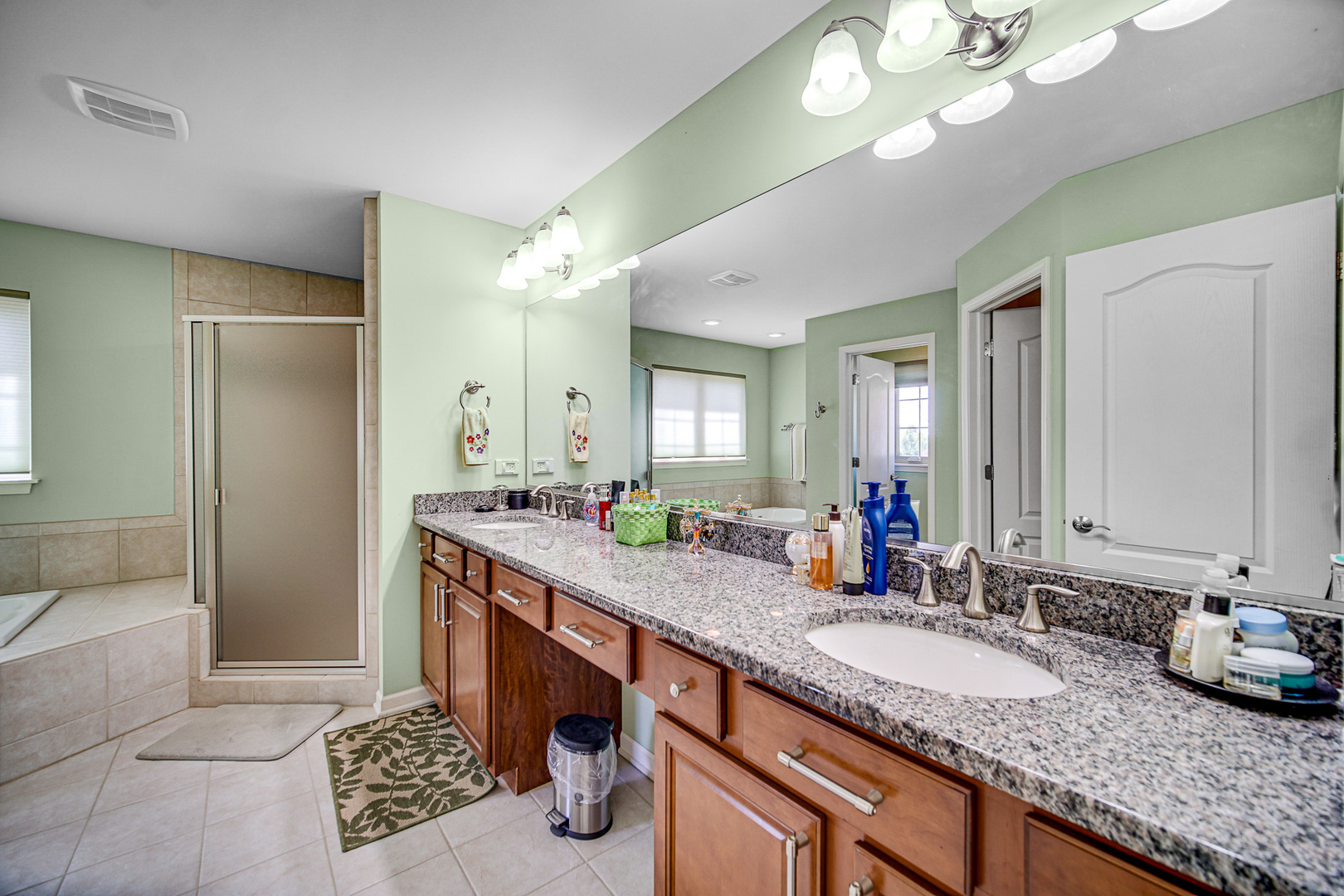 15 N Empress Drive, Hawthorn Woods, IL 60047