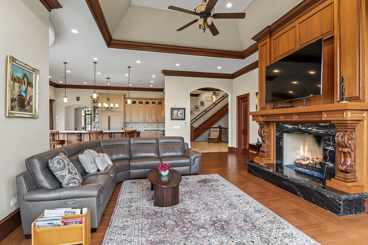 23 Enclave Court, South Barrington, IL 60010
