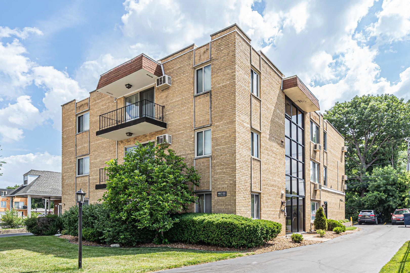 9819 S Cicero Avenue #6, Oak Lawn, IL 60453