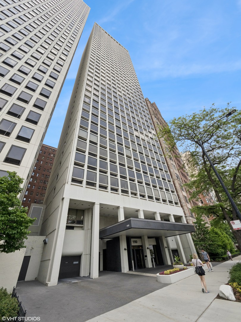 1110 N Lake Shore Drive #2S, Chicago, IL 60611