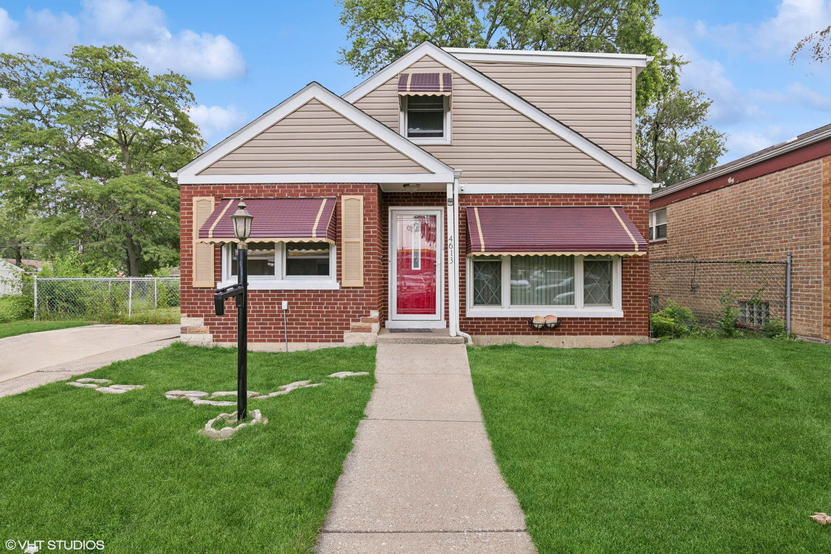 4613 S Laramie Avenue, Chicago, IL 60638