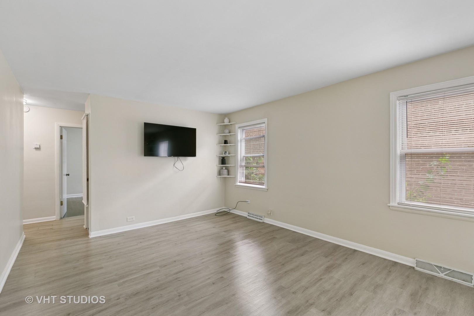4613 S Laramie Avenue, Chicago, IL 60638