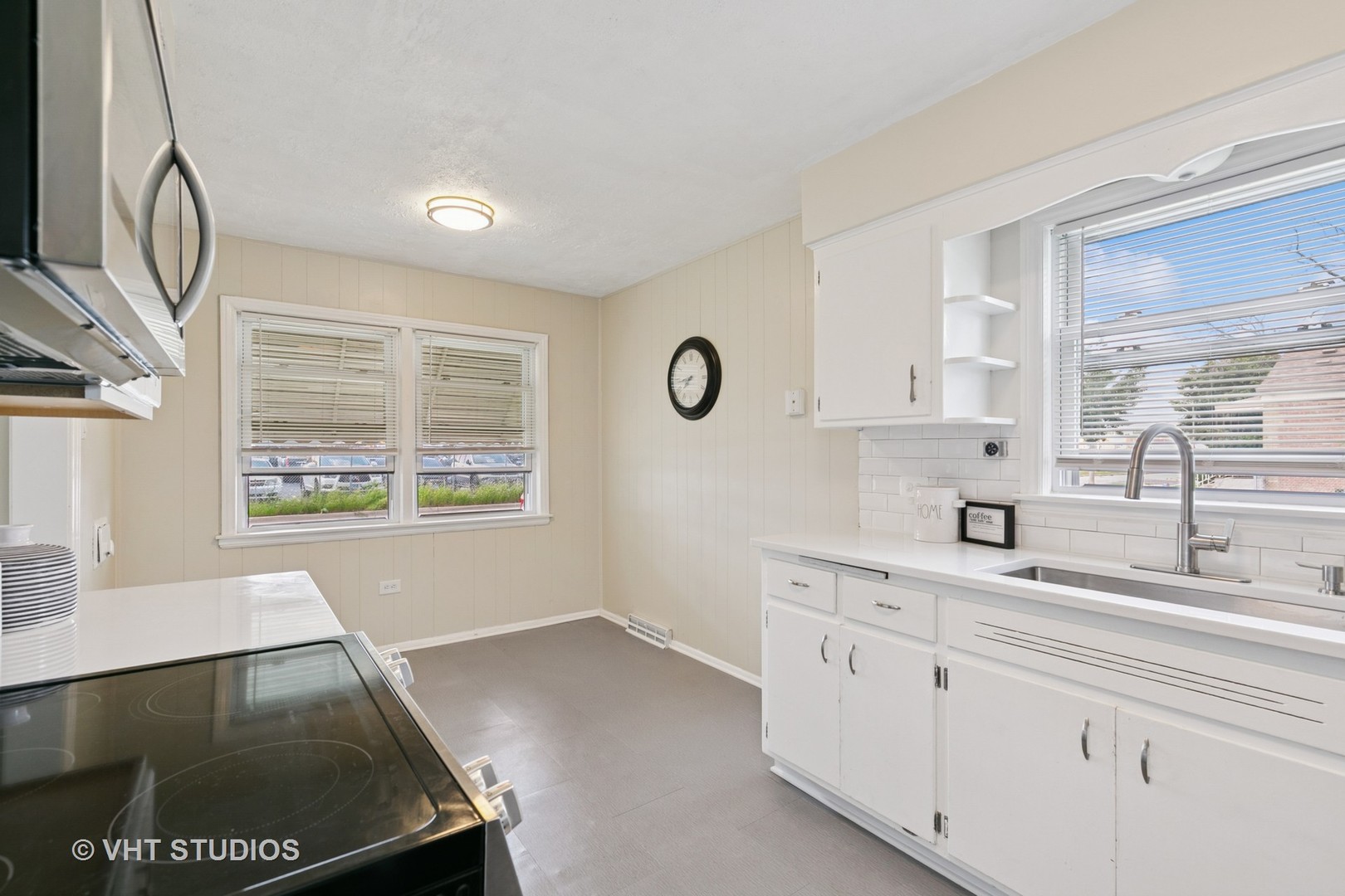 4613 S Laramie Avenue, Chicago, IL 60638