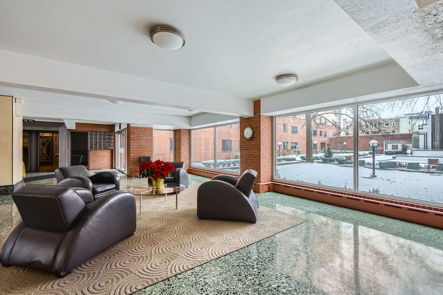 5052 N Marine Drive #D1, Chicago, IL 60640