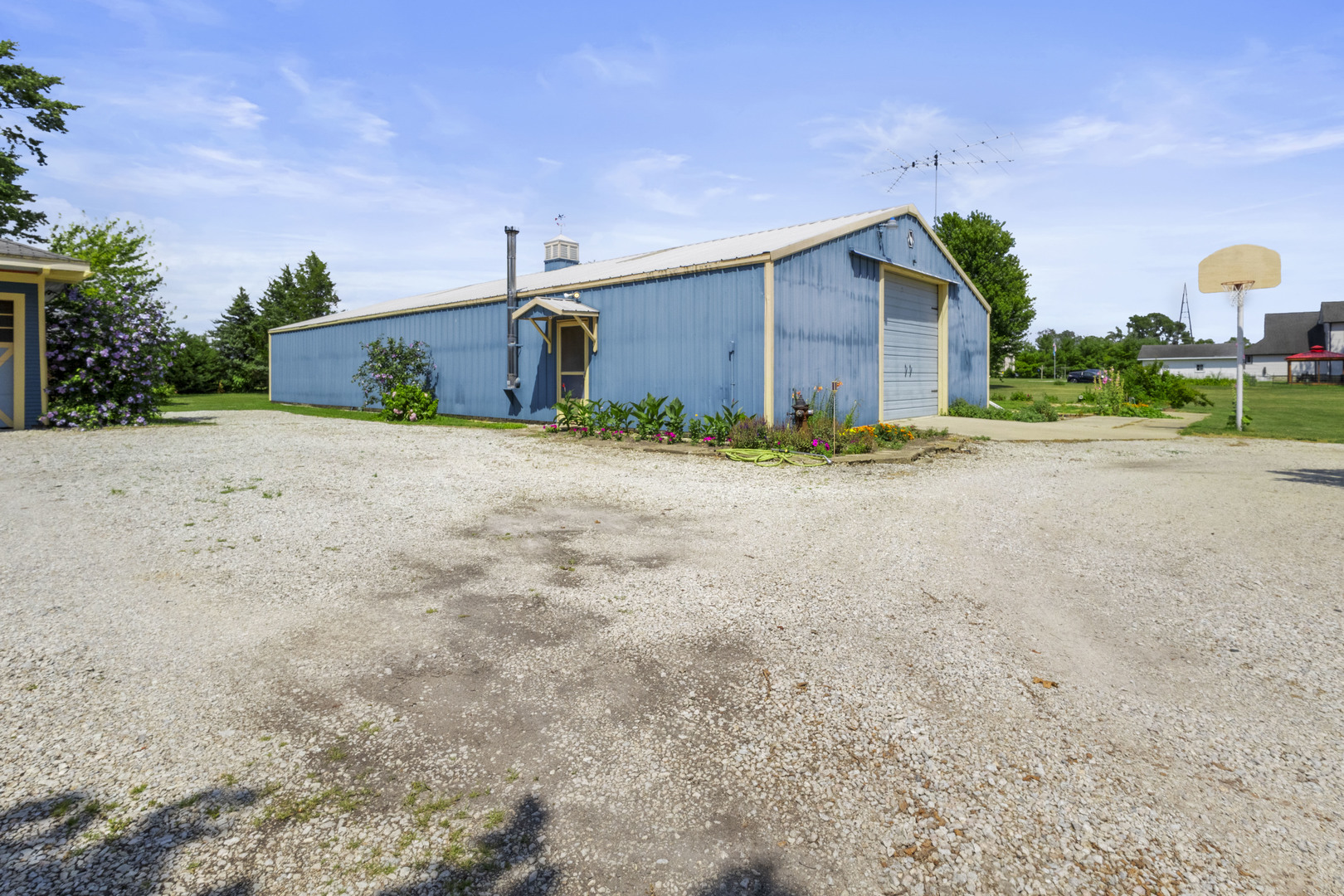 303 Esson Farm Road, Grant Park, IL 60940