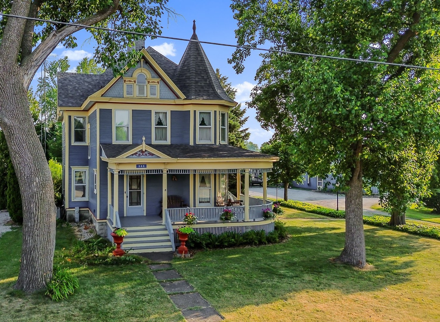 303 Esson Farm Road, Grant Park, IL 60940