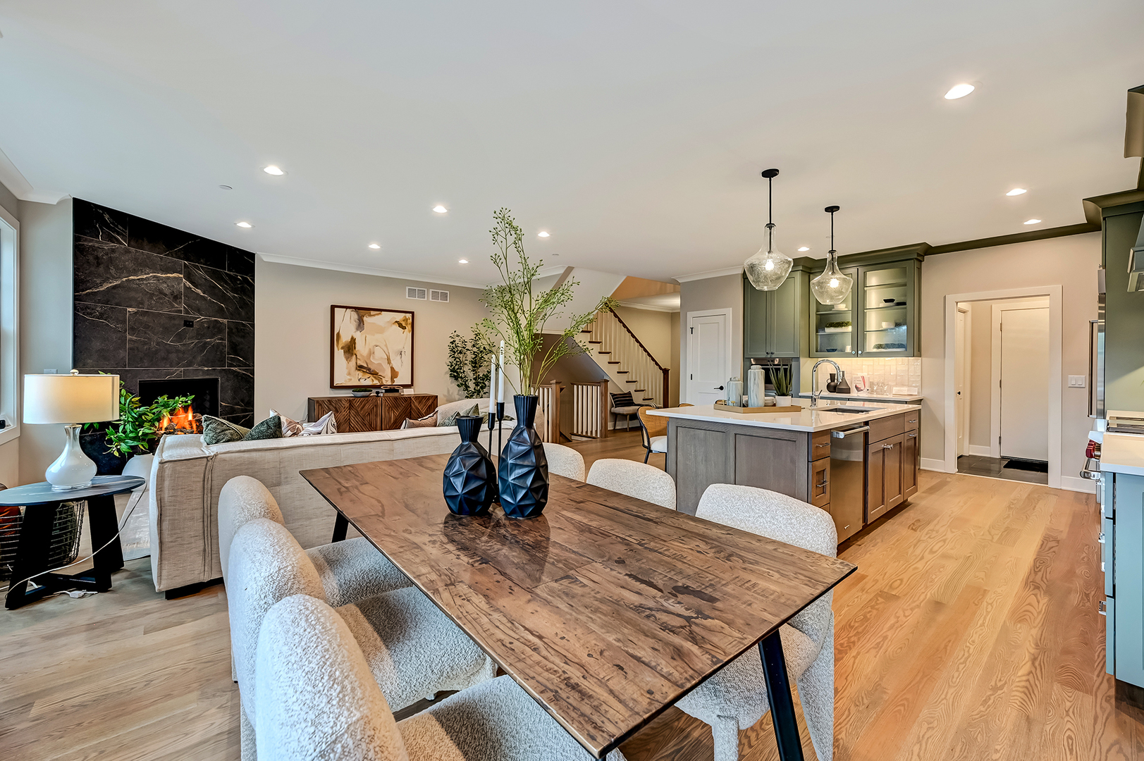 131 Harding Court, Glen Ellyn, IL 60137