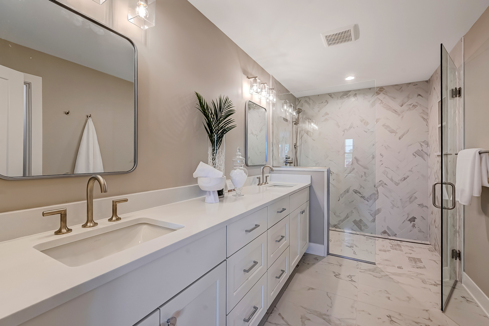 131 Harding Court, Glen Ellyn, IL 60137