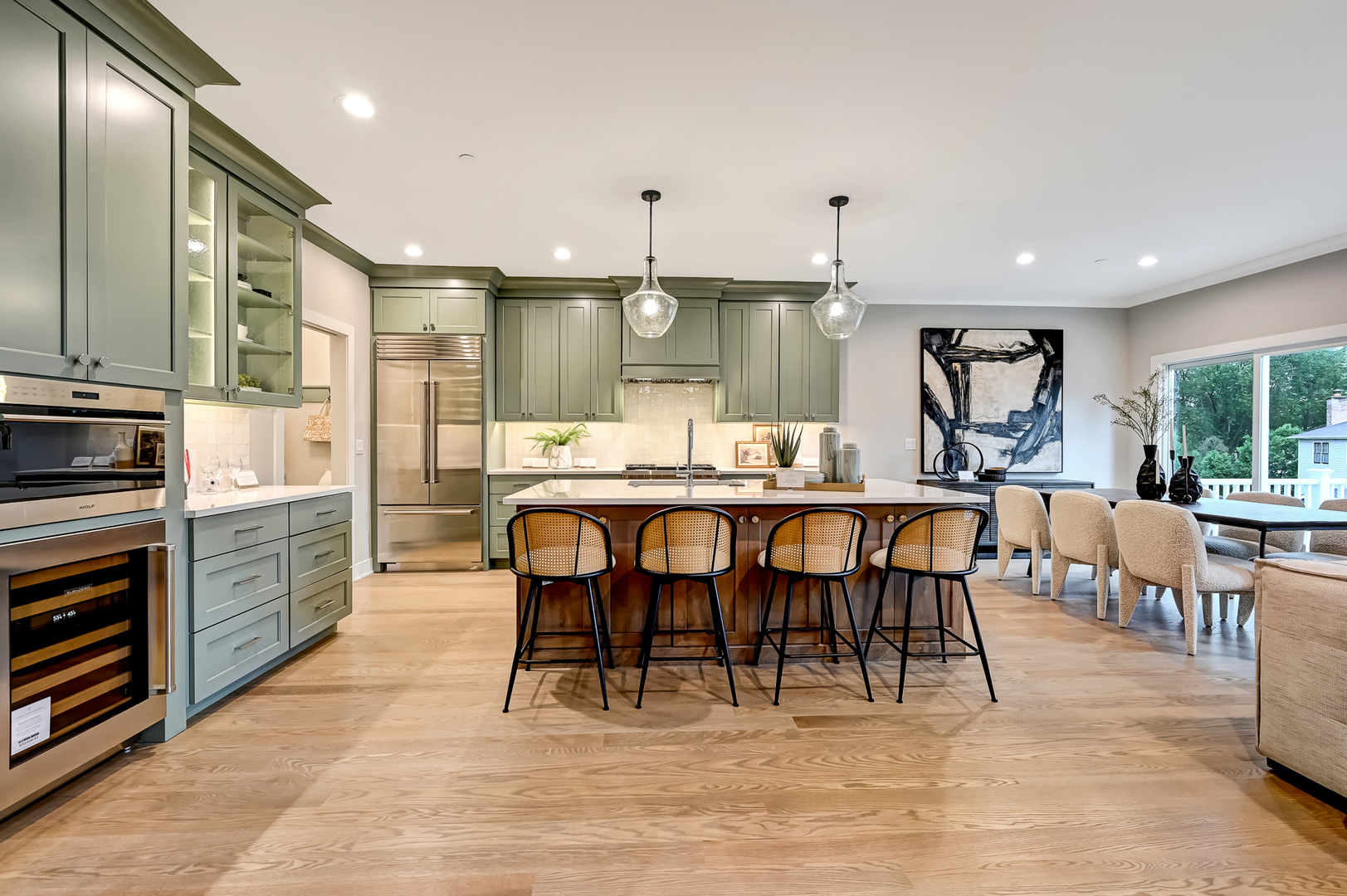 131 Harding Court, Glen Ellyn, IL 60137