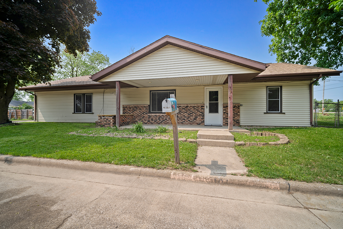 101 Margaret Street, Bloomington, IL 61704