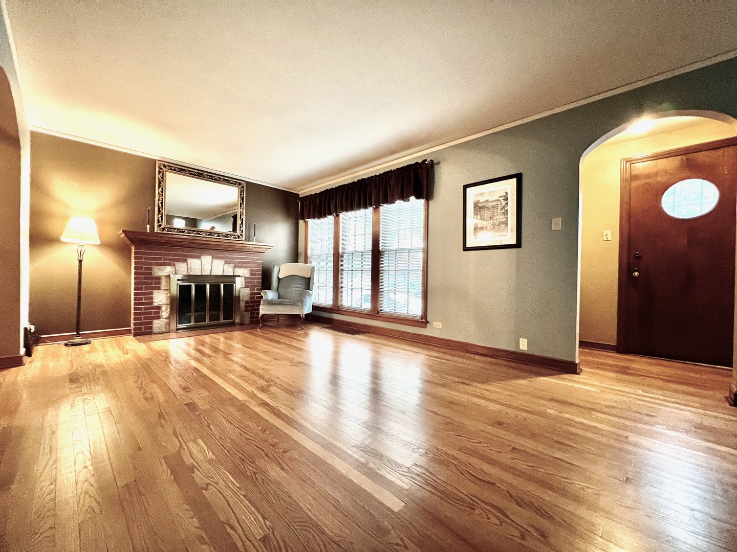 9214 S Sacramento Avenue, Evergreen Park, IL 60805