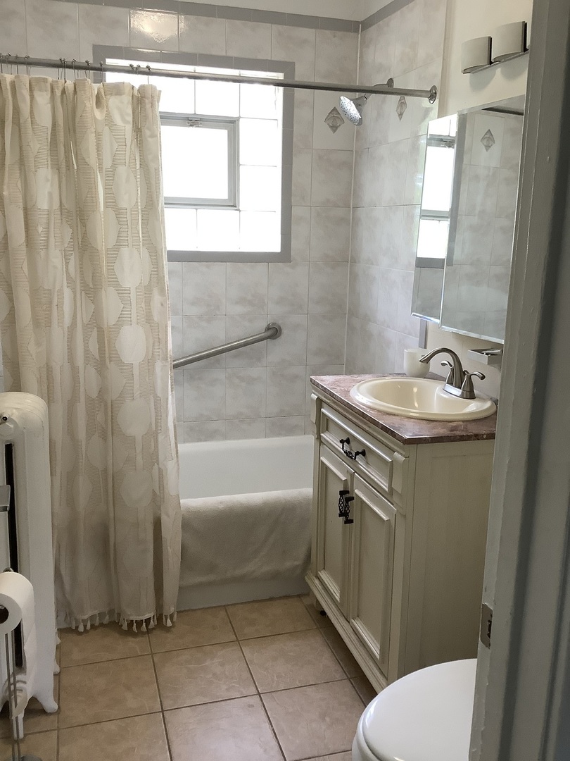 8518 Rockefeller Avenue, Brookfield, IL 60513