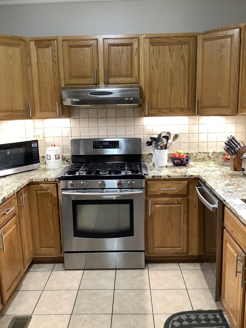 8518 Rockefeller Avenue, Brookfield, IL 60513