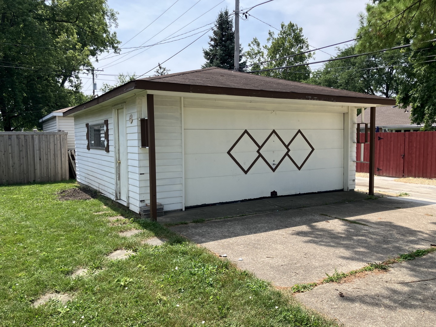 1108 Portsmouth Avenue, Westchester, IL 60154