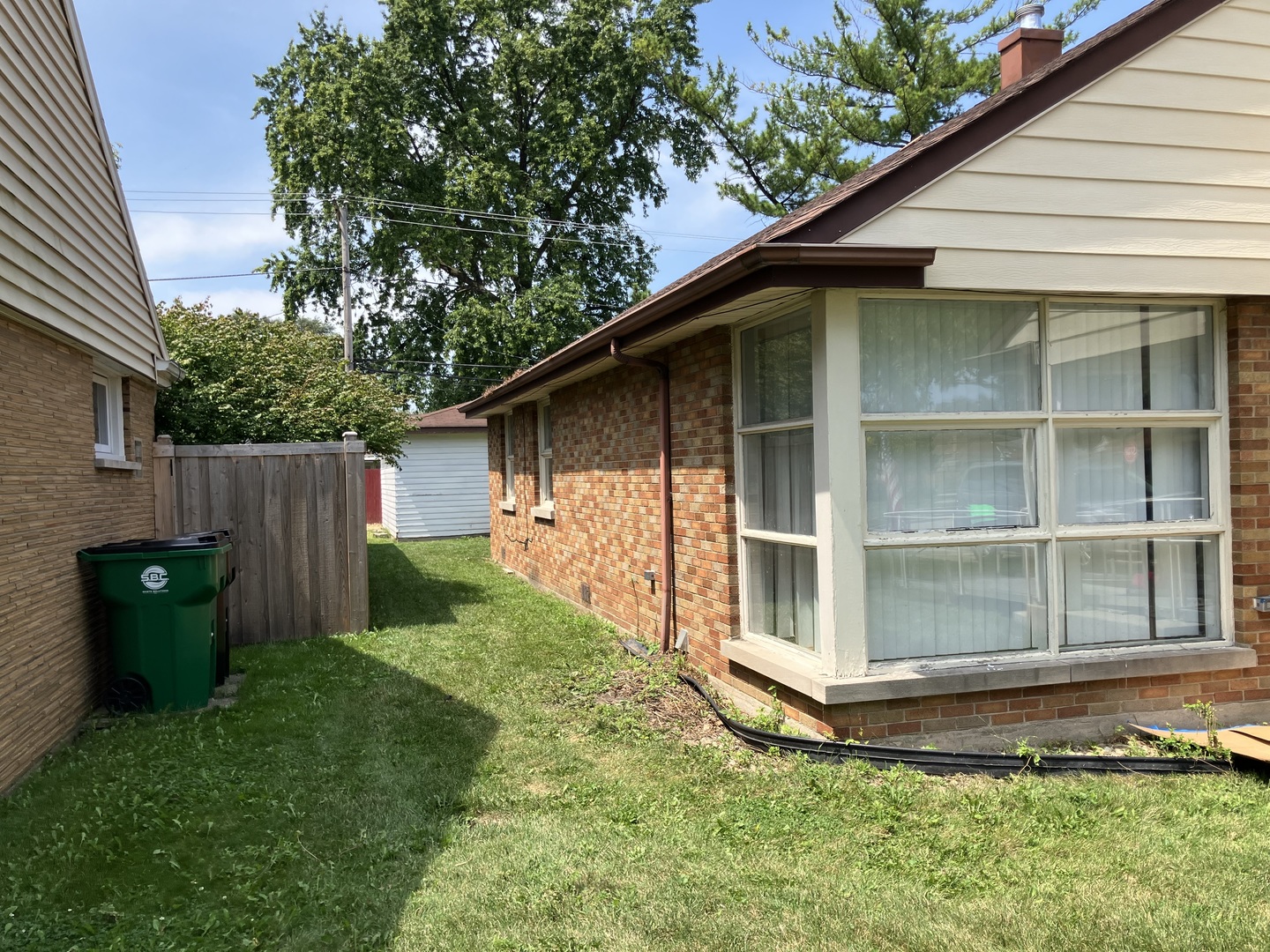 1108 Portsmouth Avenue, Westchester, IL 60154