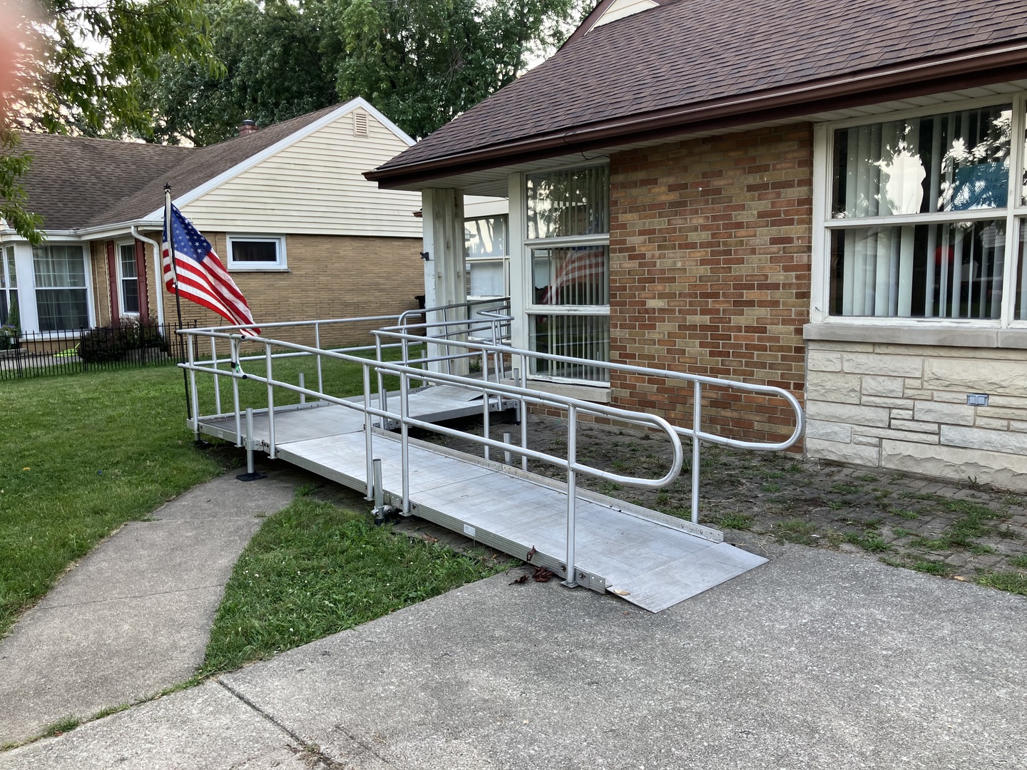 1108 Portsmouth Avenue, Westchester, IL 60154