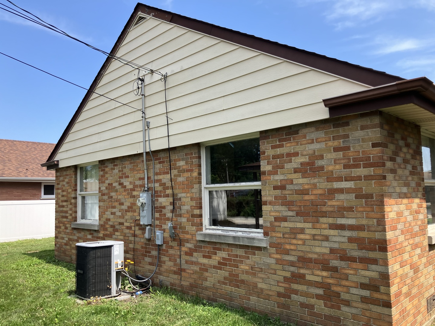 1108 Portsmouth Avenue, Westchester, IL 60154