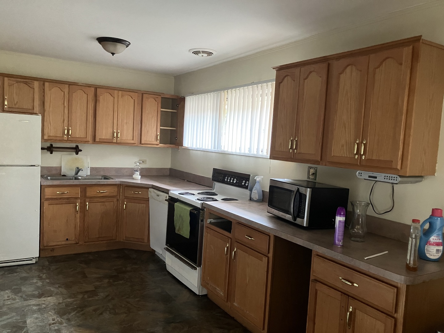 1108 Portsmouth Avenue, Westchester, IL 60154