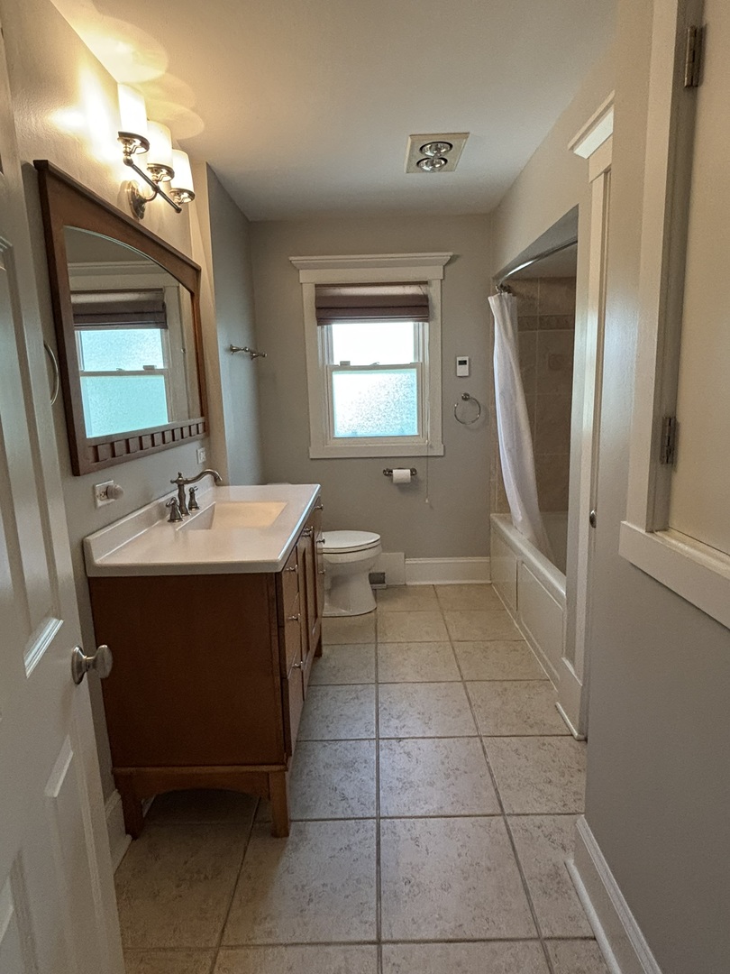 541 Cypress Drive, Naperville, IL 60540