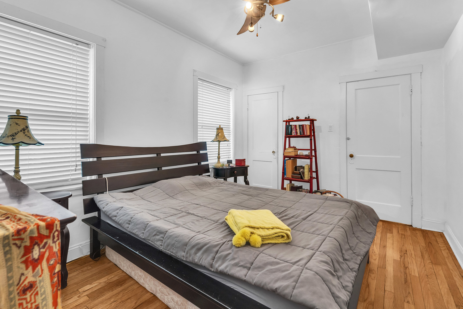6210 N Francisco Avenue, Chicago, IL 60659