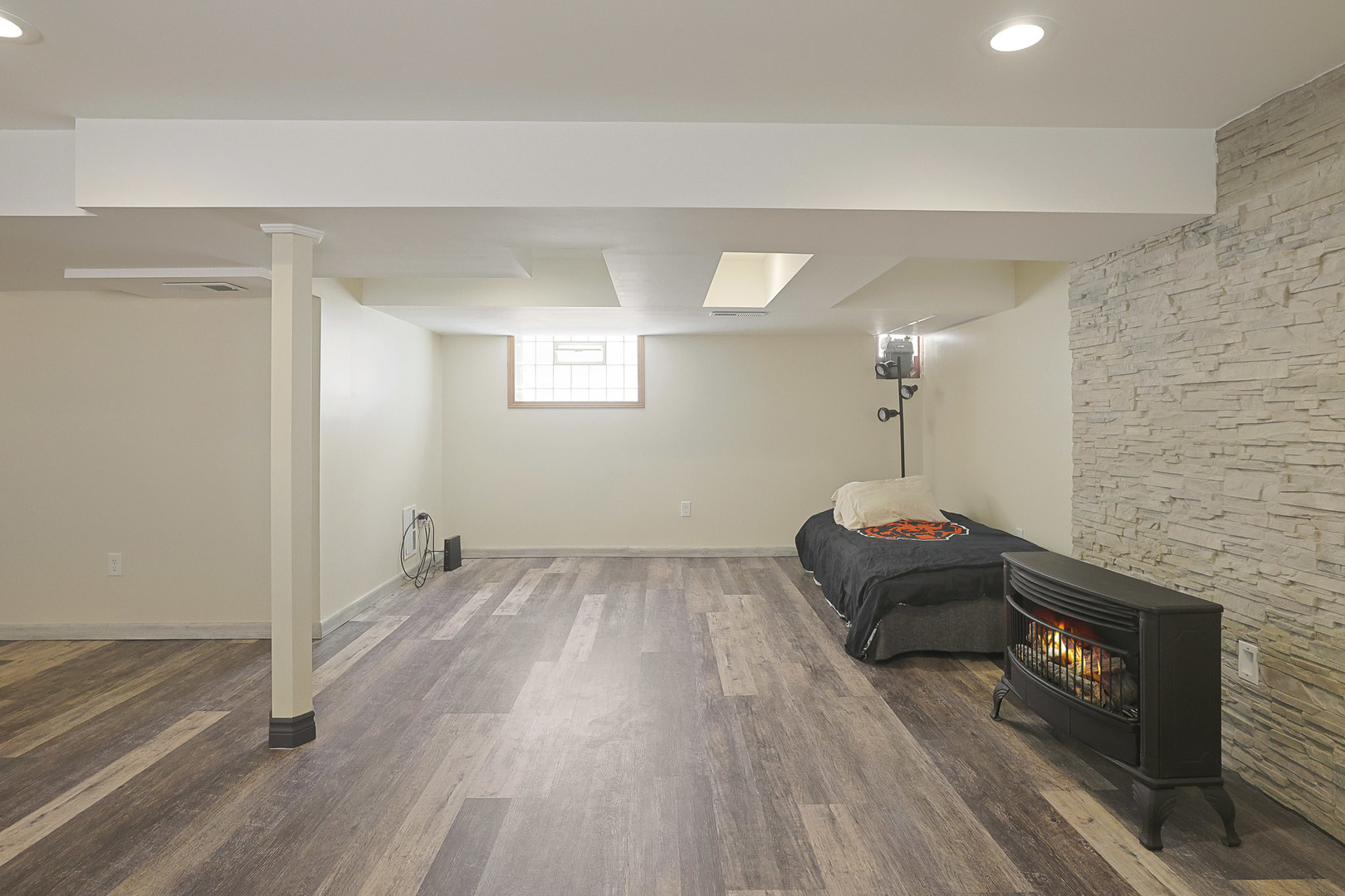 5531 S McVicker Avenue, Chicago, IL 60638