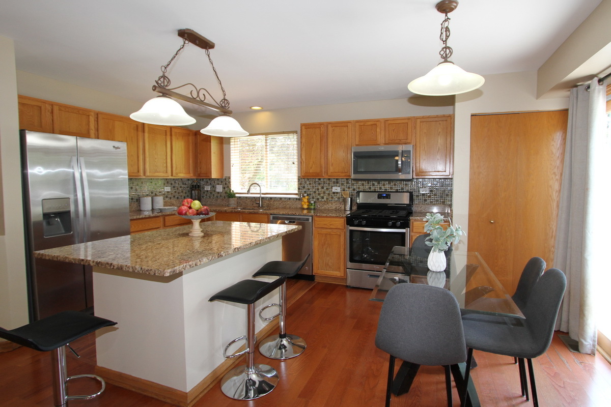 1791 Ellington Drive, Aurora, IL 60503