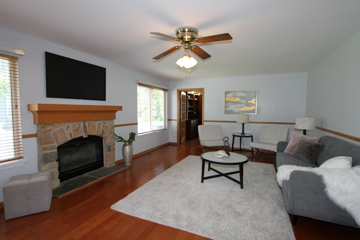 1791 Ellington Drive, Aurora, IL 60503