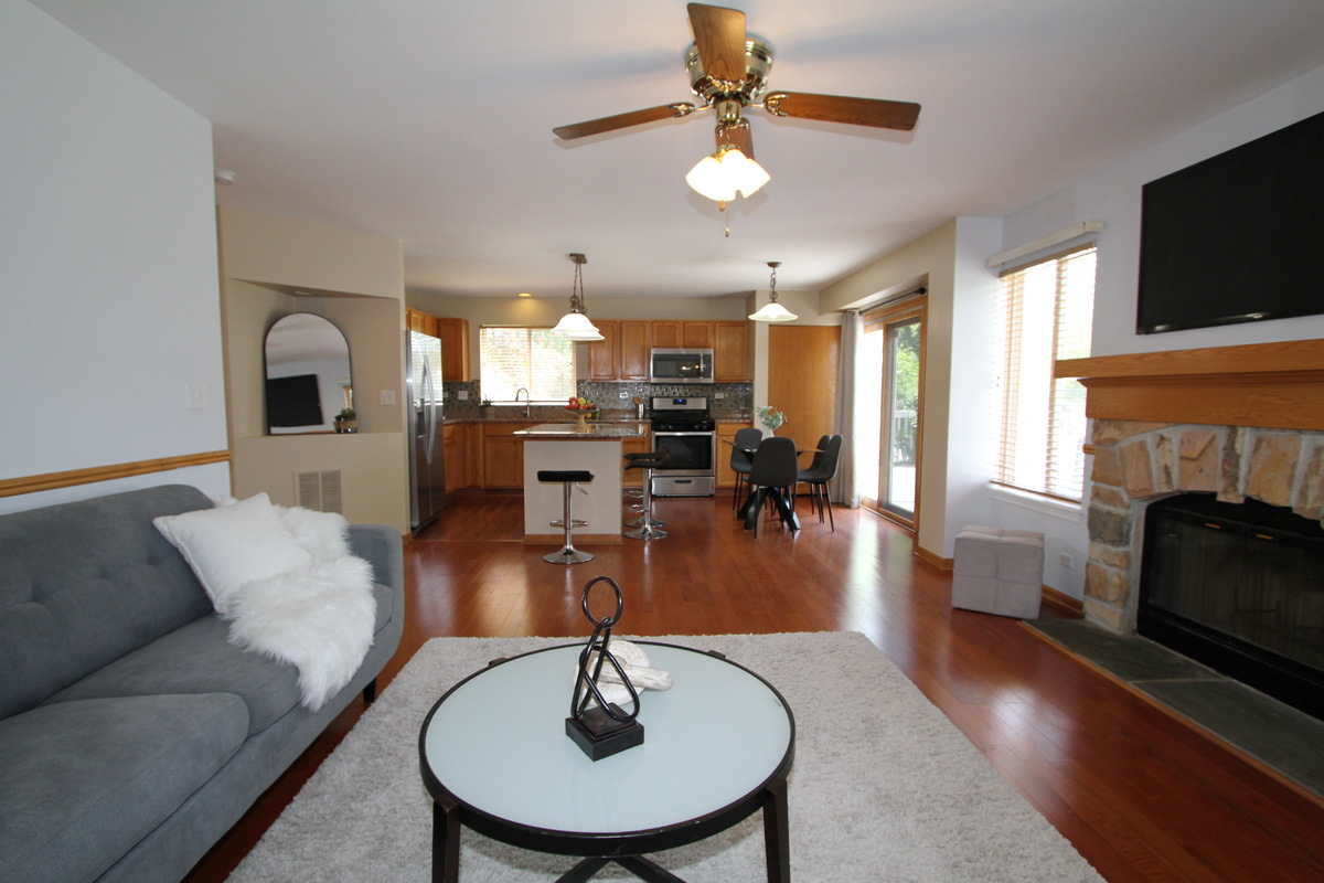 1791 Ellington Drive, Aurora, IL 60503