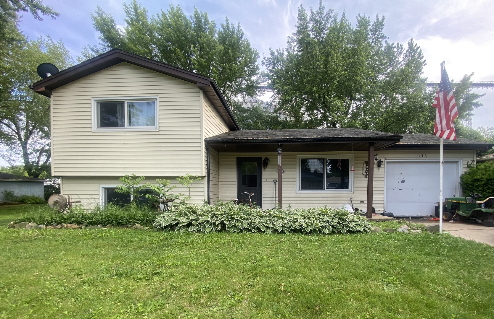 131 Bullard Street, Poplar Grove, IL 61065