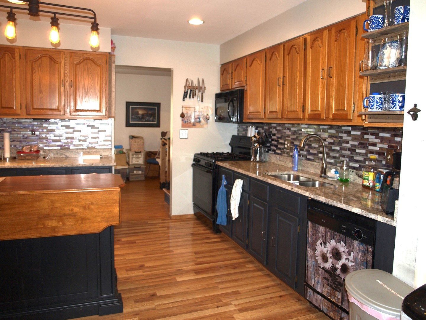 111 Magnolia Lane, Lindenhurst, IL 60046