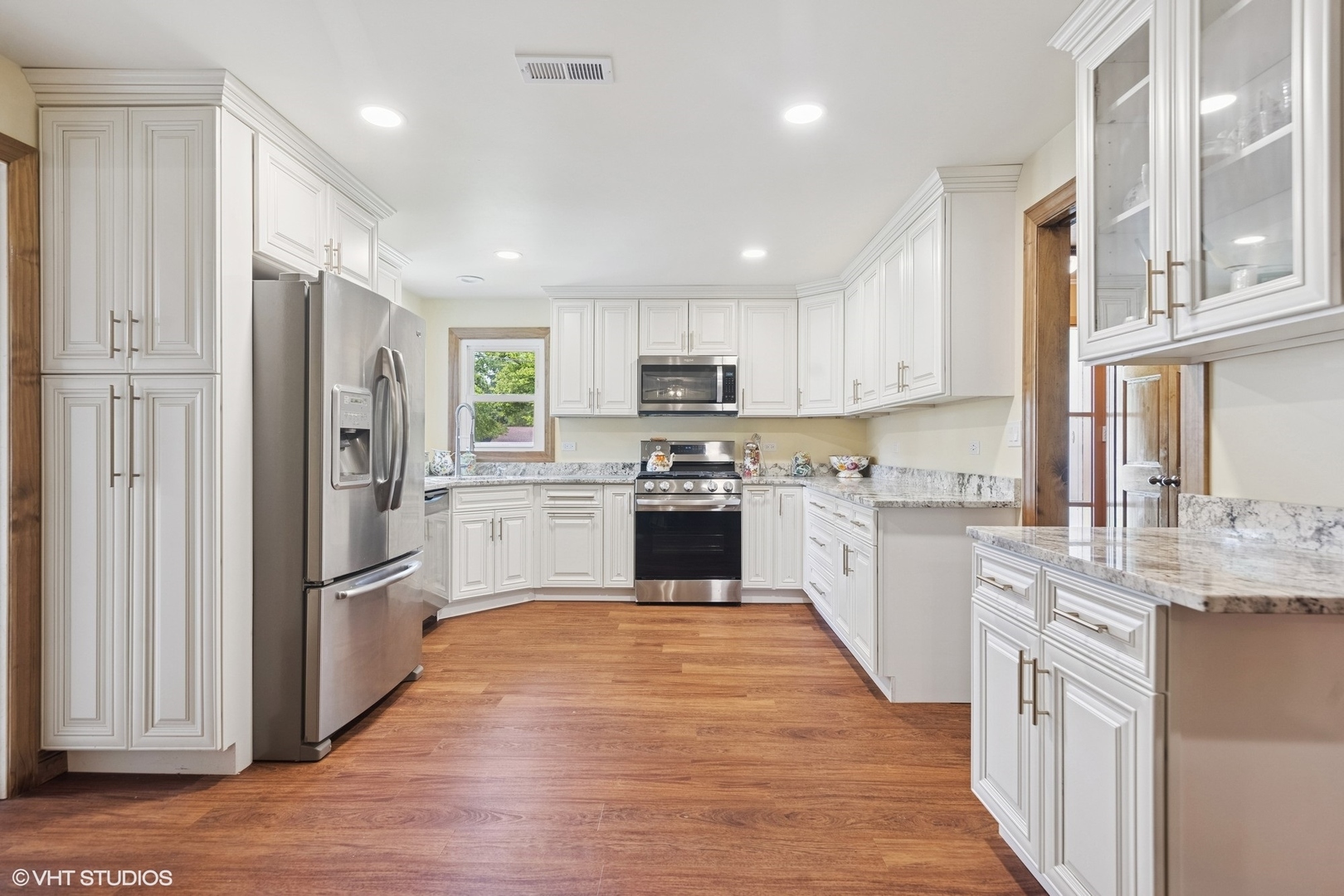 359 N Shady Lane, Elmhurst, IL 60126