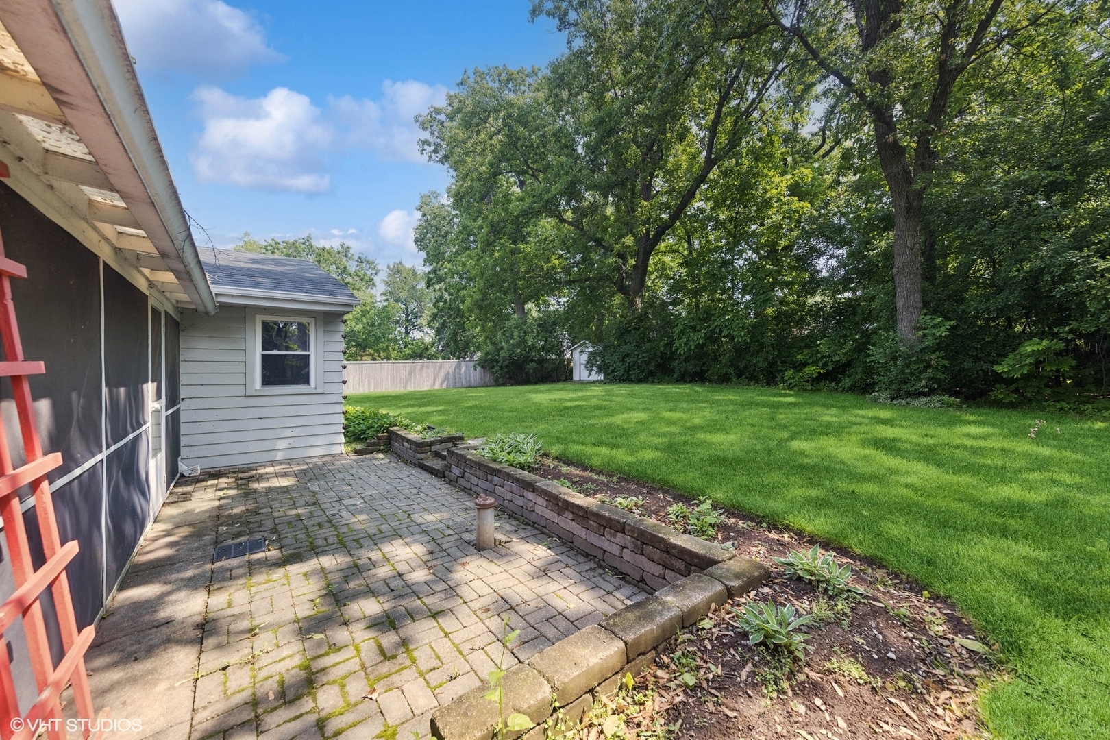 359 N Shady Lane, Elmhurst, IL 60126